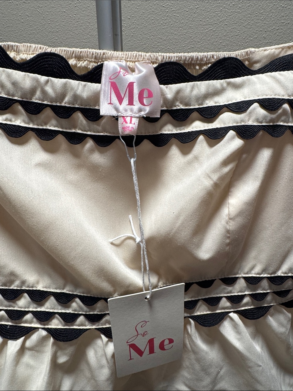 SO ME Makeover Essentials Cream Puff-Sleeve Off-Shoulder Top with Black Trim - Picture 3 of 3